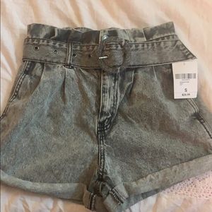 New Forever 21 High-waisted denim shorts! Size: Sm